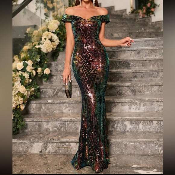 Luxe off shoulder slit party sequins dress - Picture 2 of 10